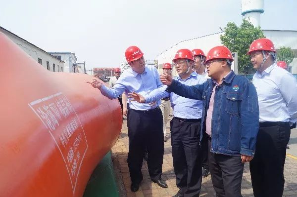 Double cavity keel