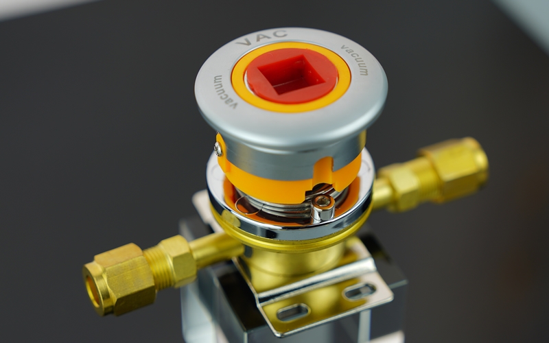 德標(biāo)氣體終端常用的有氧氣（O2）、吸引（VAC)、空氣(AIR)終端