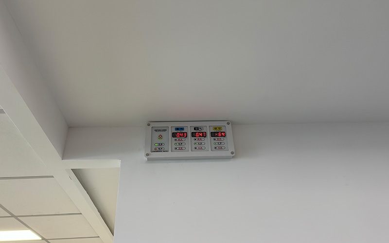 醫(yī)用氣體壓力監(jiān)測報警箱的設(shè)計及其在醫(yī)院中心供氧系統(tǒng)中的作用